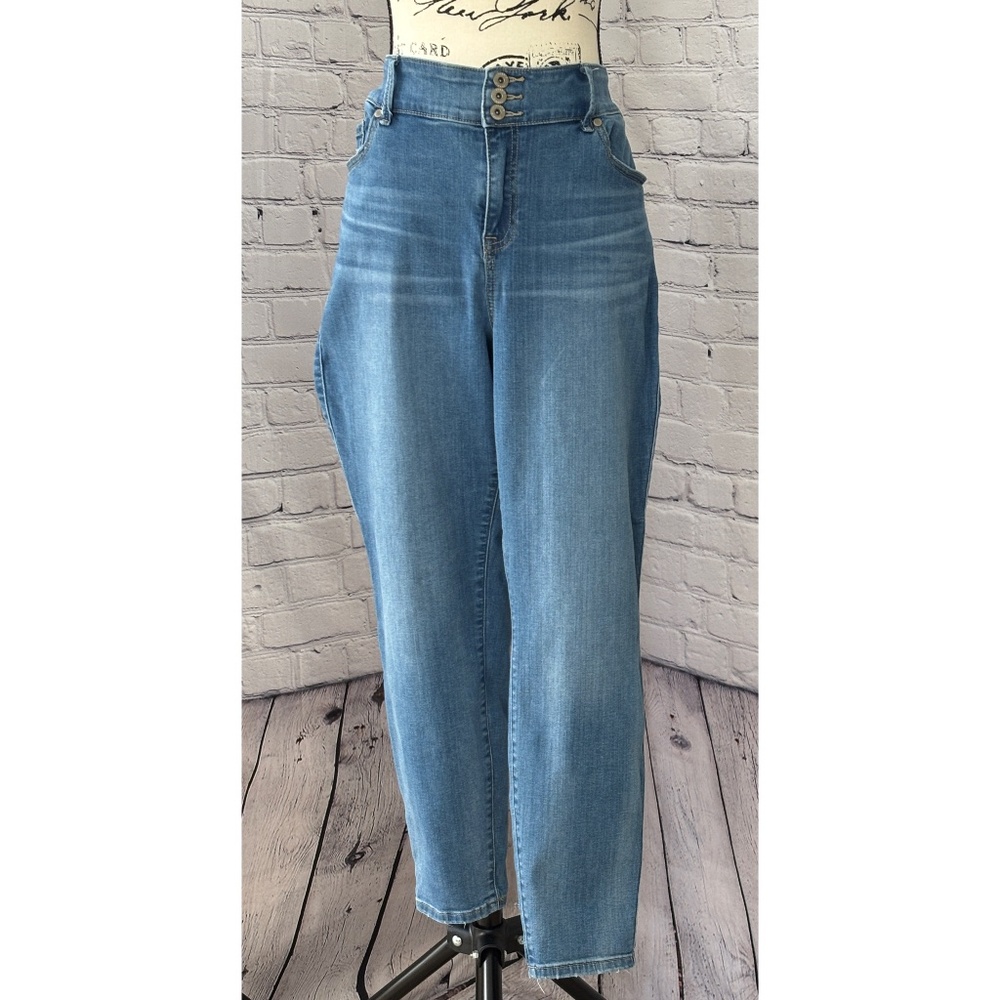 Torrid Women’s Super Soft High Rise Jegging Jean (Size 22R)